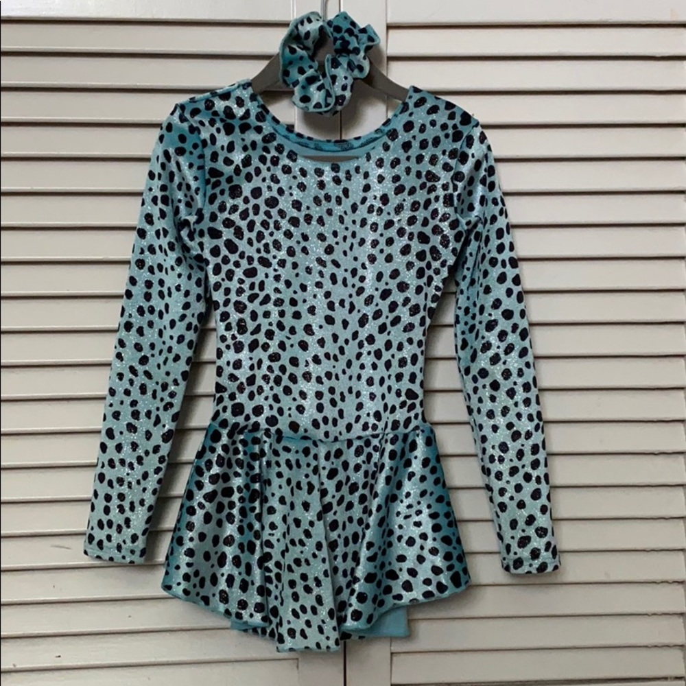 Mondor ice skating dress with matching scrunchie